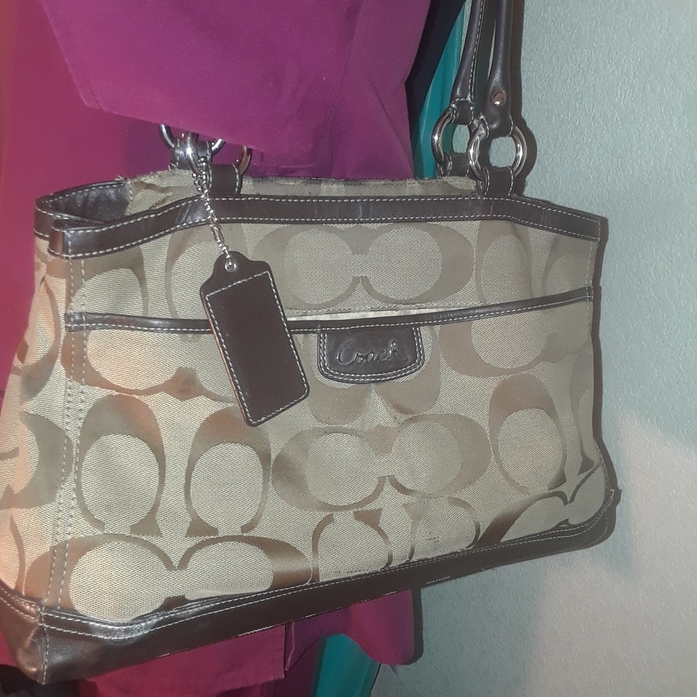 COACH LEATHER PURSE